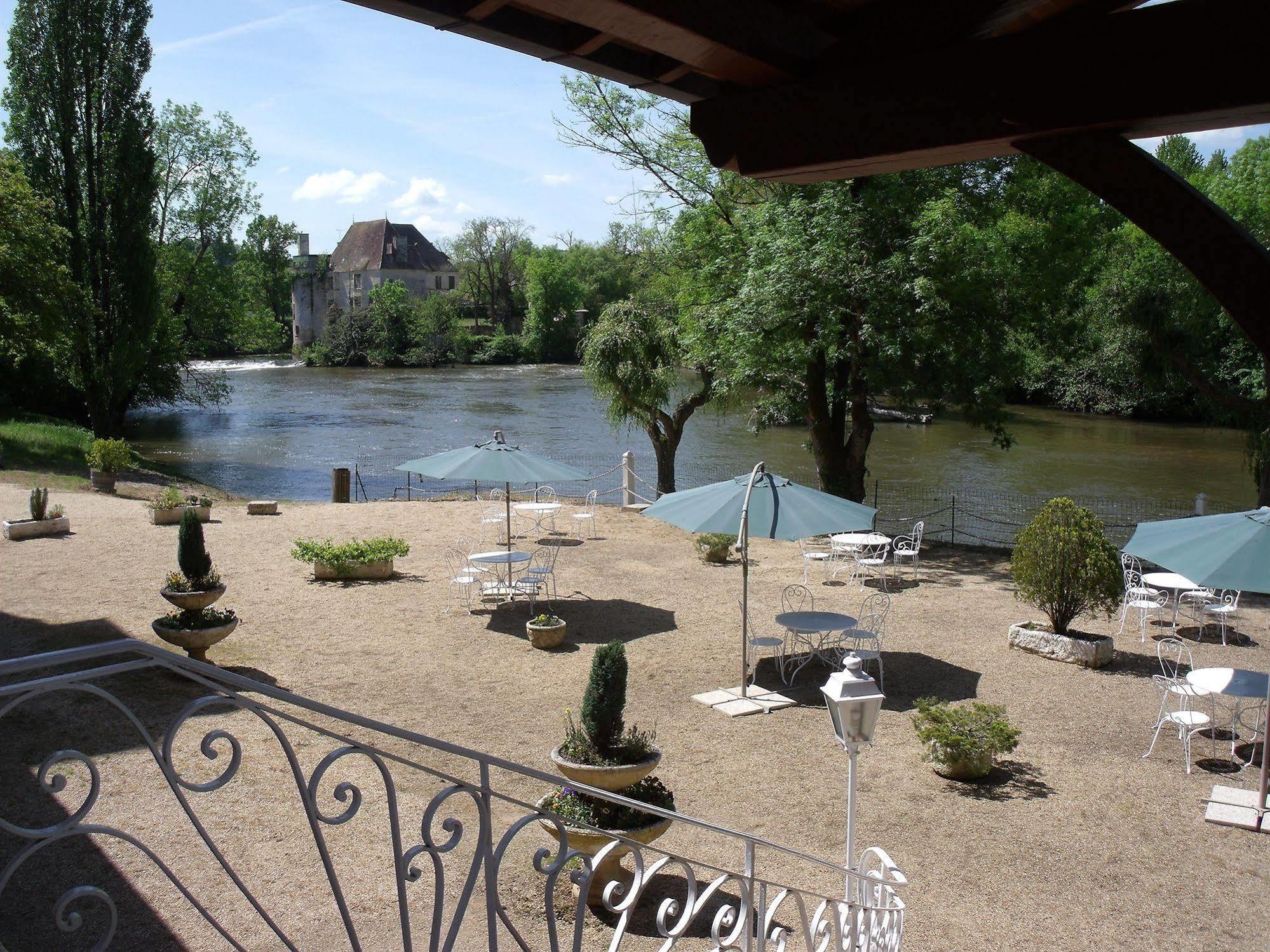 Hotel Restaurant L'Ecluse Antonne-et-Trigonant Exteriör bild